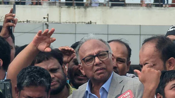 আমার দেশ পত্রিকার সম্পাদক মাহমুদুর রহমান/ছবি সংগৃহীত