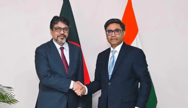  বাংলাদেশের পররাষ্ট্র সচিব মো. জসীম উদ্দিন ও ভারতের পররাষ্ট্র সচিব বিক্রম মিশ্রি। ছবি : পররাষ্ট্র মন্ত্রণালয়