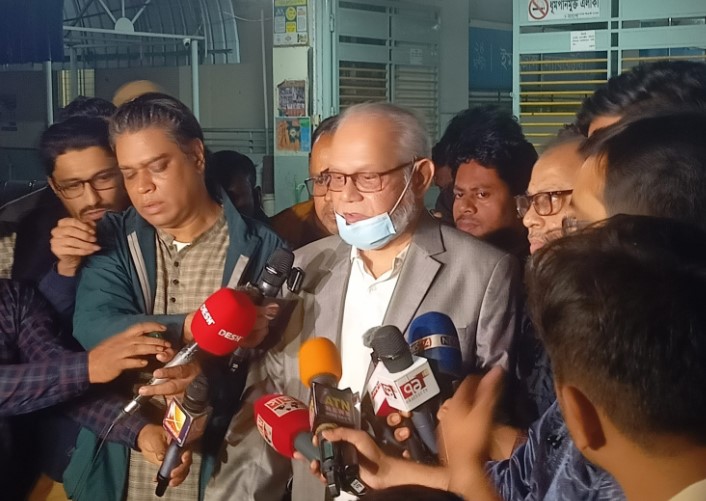 গণমাধ্যমকে ব্রিফিং করে বিষয়টি জানিয়েছেন কবির বড় ভাই দুলাল হাফিজ