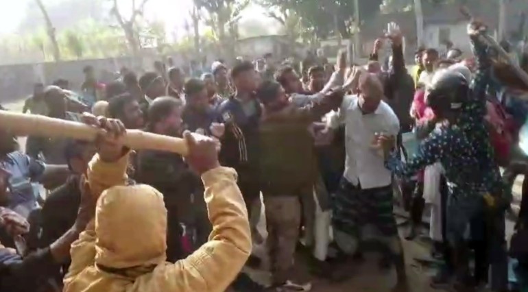 হরিণাকুণ্ডু উপজেলার লালন বাজারে বিএনপির দুইপক্ষে সংঘর্ষ হয়েছে। ছবি: সংগৃহীত