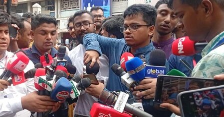 ডাকসু নির্বাচন  ব্যালটে আগে থেকেই সাদিক কায়েম ও ফরহাদের পক্ষে ভোটের অভিযোগ
