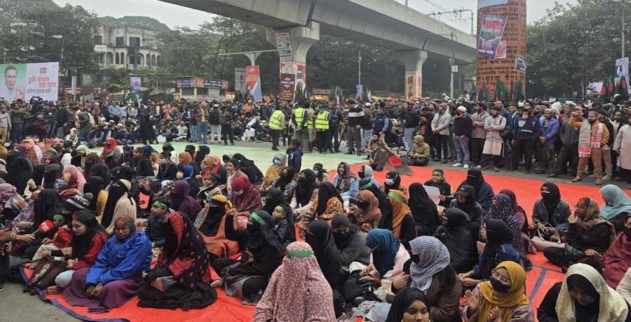 শাহবাগে পুনরায় অবরোধ, হাদির খুনিদের বিচারের দাবি
