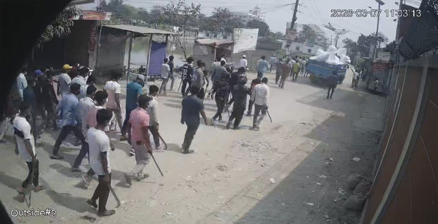 ঝুট ব্যবসা নিয়ন্ত্রণকে কেন্দ্র করে গাজীপুরে দুই বিএনপি গ্রুপের সংঘর্ষ