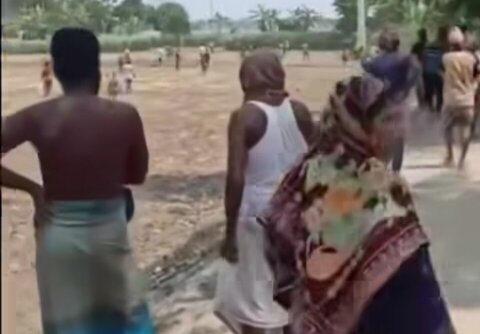 সালথায় জমি নিয়ে বাতাগ্রামে সংঘর্ষে বাড়িঘর ভাংচুর আহত ১০