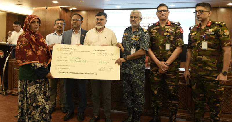   ডিএনসিসির ৩ হাজার পরিচ্ছন্নতাকর্মী পেলো প্রধানমন্ত্রীর ঈদ উপহার 