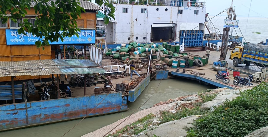 পাটুরিয়া-দৌলতদিয়া নৌরুটে ভোগান্তির শঙ্কা
