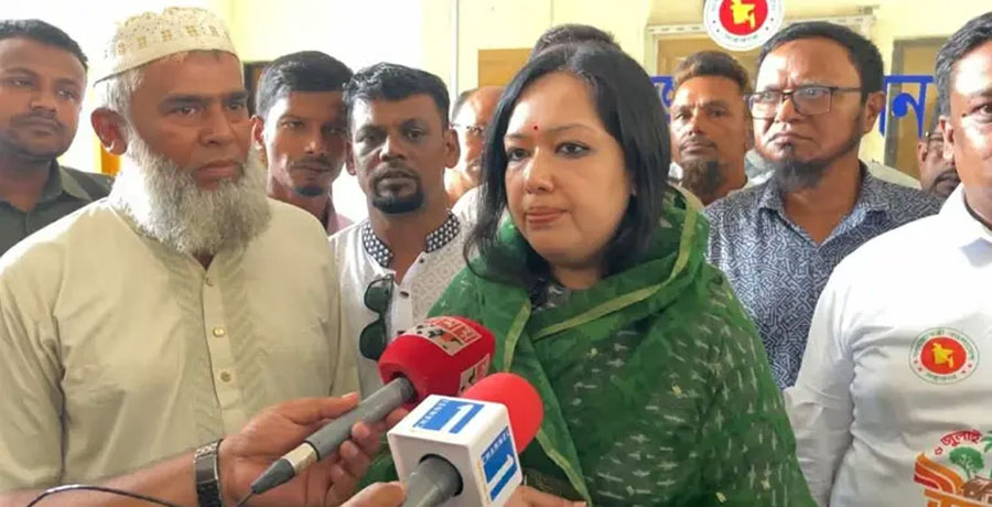 দেশে ফিরতে শেখ হাসিনাকে কেউ বাধা দিতে পারে না: রুমিন ফারহানা