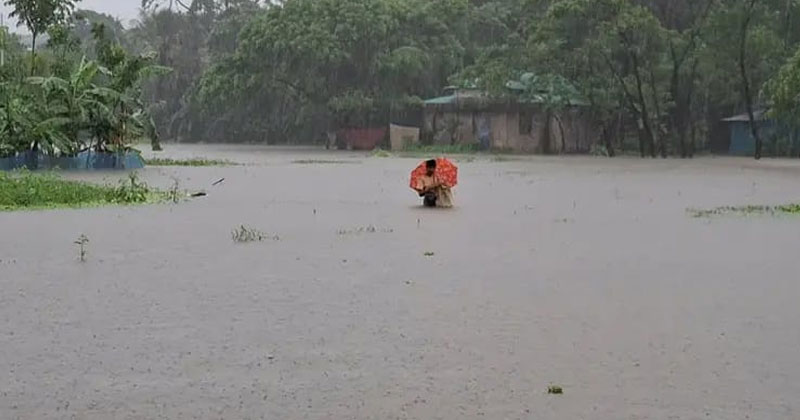 হাতিয়ায় জোয়ারের পানিতে জনজীবন বিপর্যস্ত