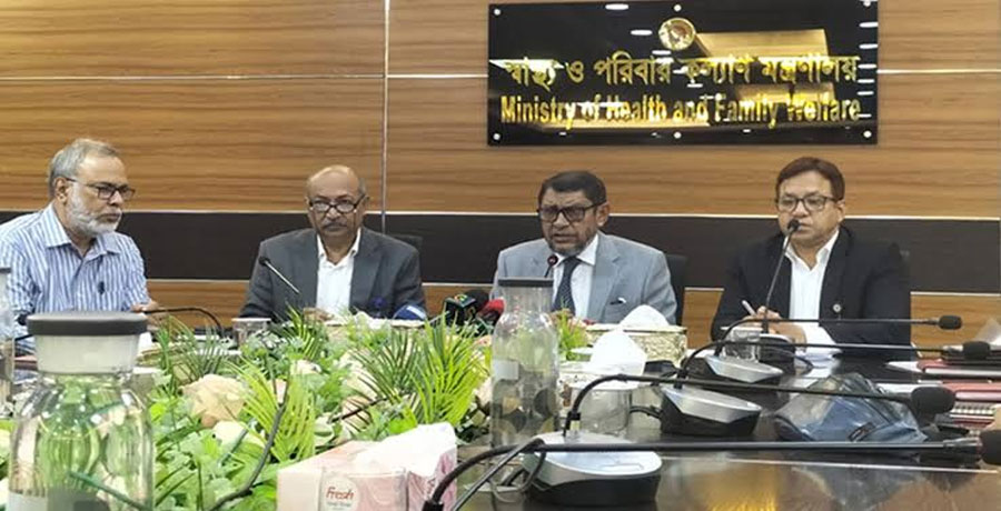 ১১ জেলায় চিকিৎসক-স্বাস্থ্যকর্মীদের সব ছুটি বাতিল: স্বাস্থ্যমন্ত্রী