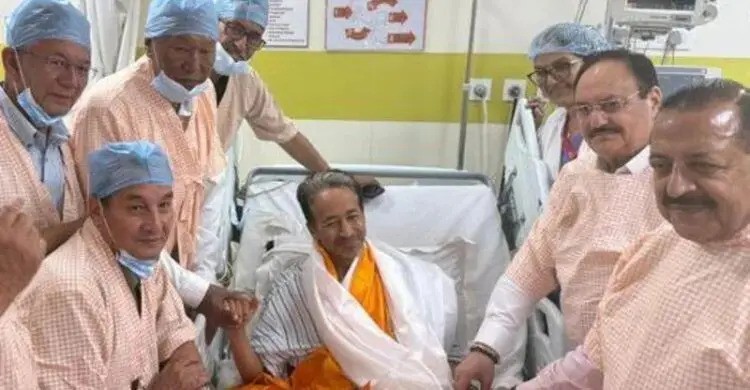  ভারতে প্রশ্নফাঁসের ঘটনায় ২৬ দিন পর অনশন ভাঙলেন সোনম 