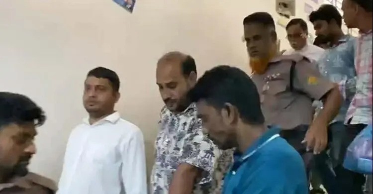  আদালত প্রাঙ্গণে বিশৃঙ্খলায় জড়িত ৪ জন তিনদিনের রিমান্ডে