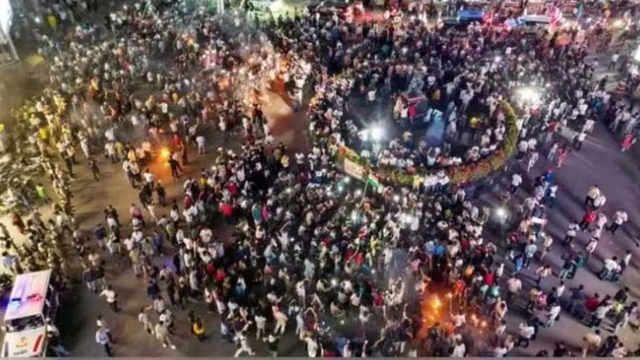    ভারতে ফের আন্দোলন তুঙ্গে সমর্থন ককরোচদের