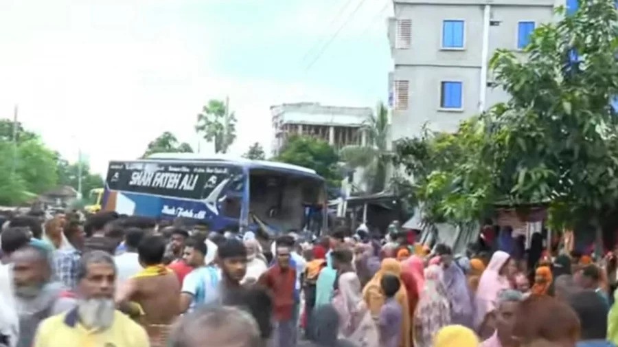  বগুড়ায় সড়ক দূর্ঘটনায় নিহত ৬ আহত ১০ 
