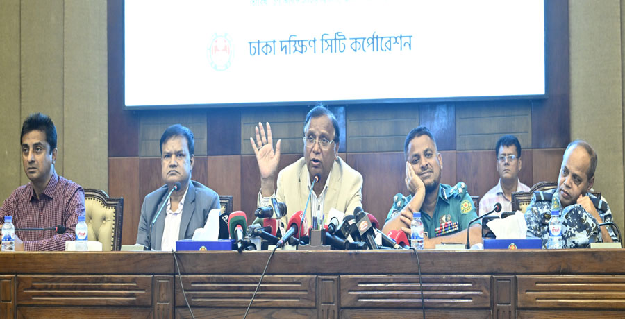 মূল সড়কে হকাররা বসতে পারবে না: ডিএসসিসি প্রশাসক