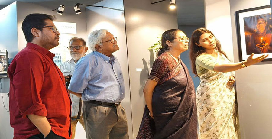 ‘স্লো জার্নালিজম’ প্রকল্পে সেন্ট্রাল উইমেন্সের শিক্ষার্থীদের আলোকচিত্র প্রদর্শনী