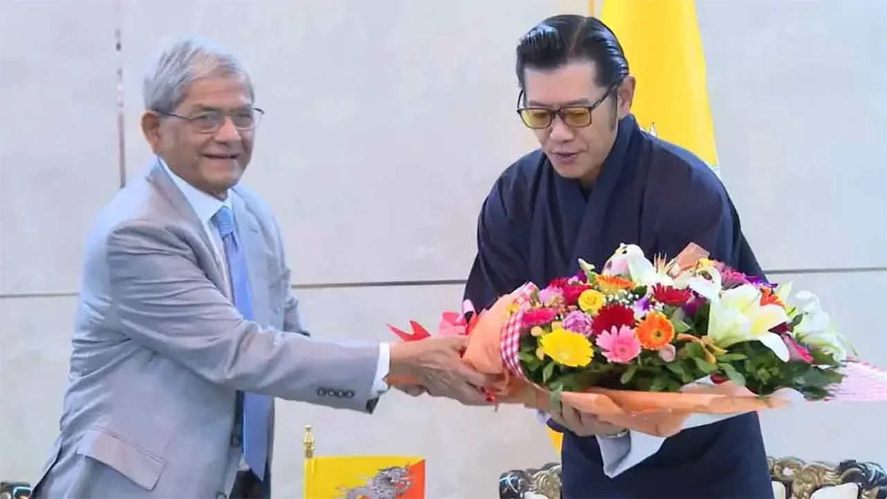  ঢাকায় রাষ্ট্রপতির সাথে ভুটানের রাজার সৌজন্য সাক্ষাৎ