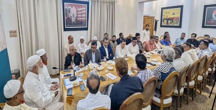  গণভোট. জনদুর্ভোগ ও সরকারের অবস্থান সাংবাদিকদের জানালেন জামায়াত আমির